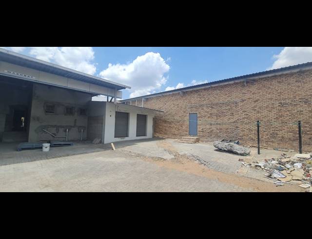 2,283M² WAREHOUSE TO LET IN RUSTENBURG CENTRAL
